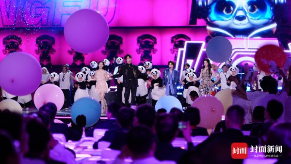 168股票配资 第二届金熊猫奖揭晓：朱一龙获电影单元最佳男主角，《山花烂漫时》摘最佳剧集奖